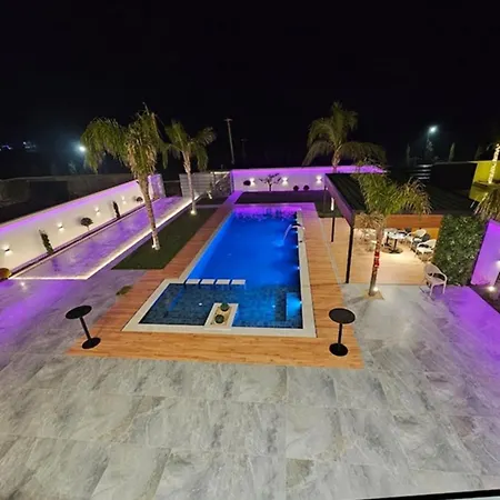 Apartman With Pool Saranda